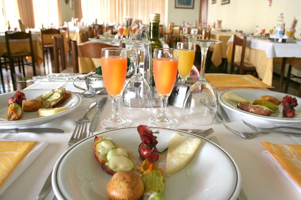 Hotel Serenella Vintage Rimini Zewnętrze zdjęcie